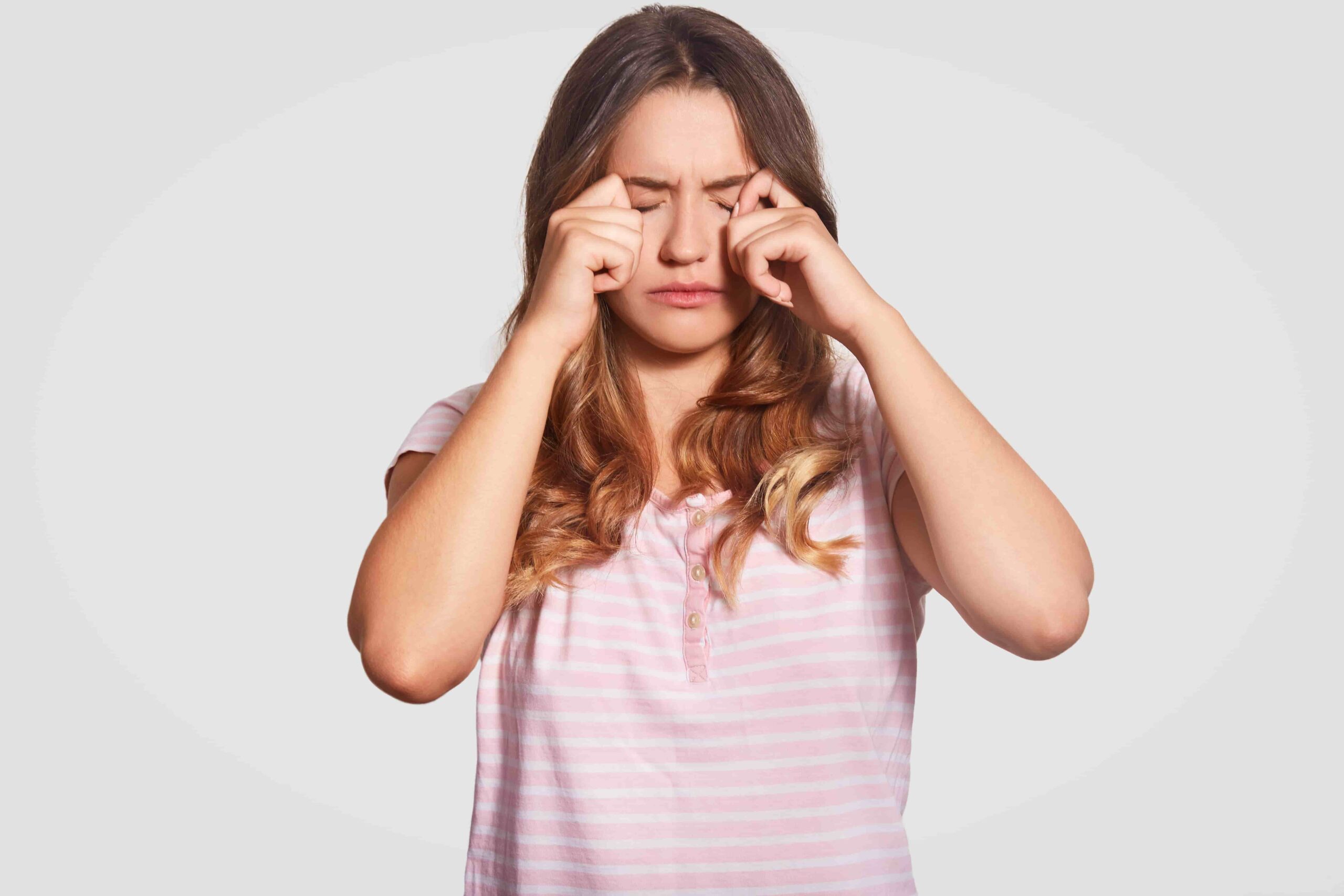 What Is It If Women Have an Eye Twitching Problem? Learn about the Signs and Remedies